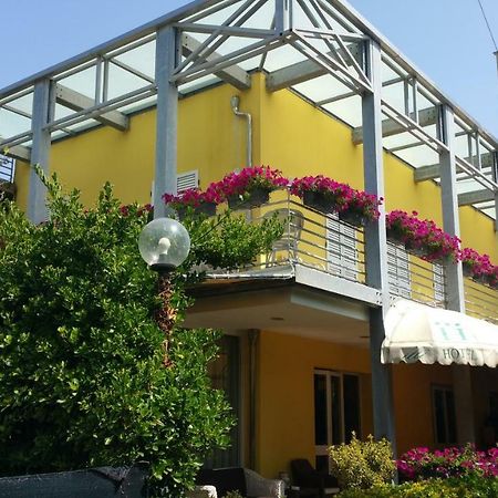 Hotel Illi Marina di Massa Dış mekan fotoğraf