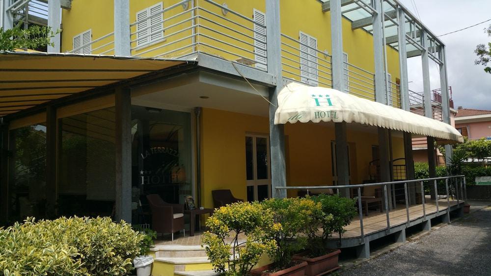 Hotel Illi Marina di Massa Dış mekan fotoğraf