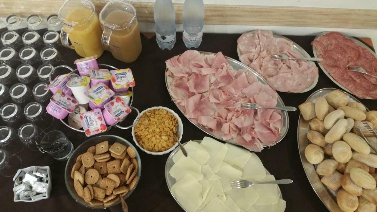Hotel Illi Marina di Massa Dış mekan fotoğraf